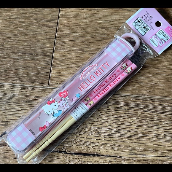 HELLO KITTY-Imported (NWT) Chopsticks with Case - Picture 11 of 11